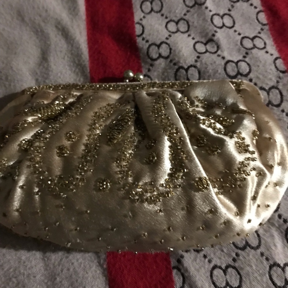 Very Cute Dinner/wedding/Graduation or Prom Little Bag. Gold Beaded.👌
